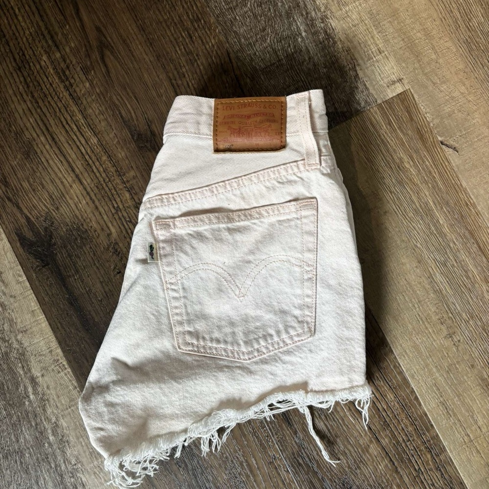 Light Pink Levis Jean Shorts with Frayed Hem